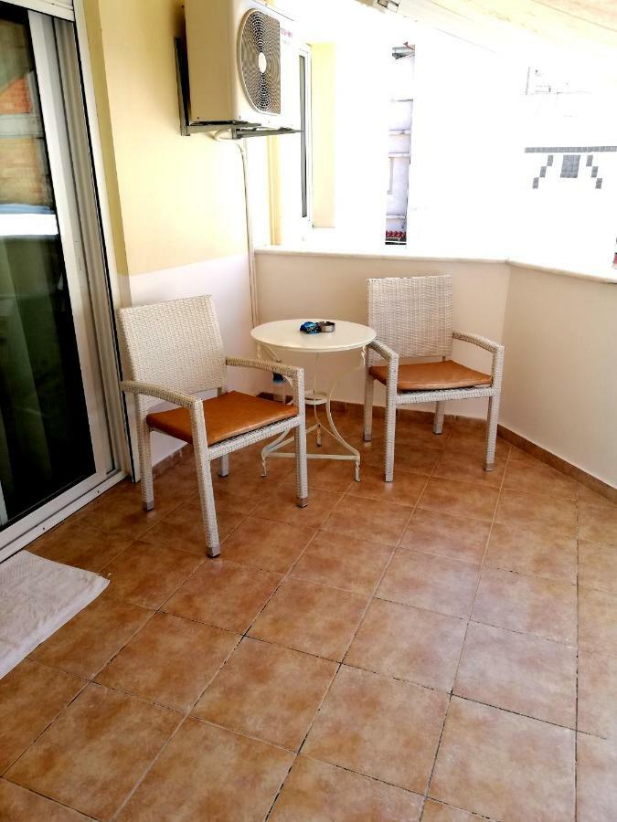 Kalamata Downtown Apartment Kültér fotó